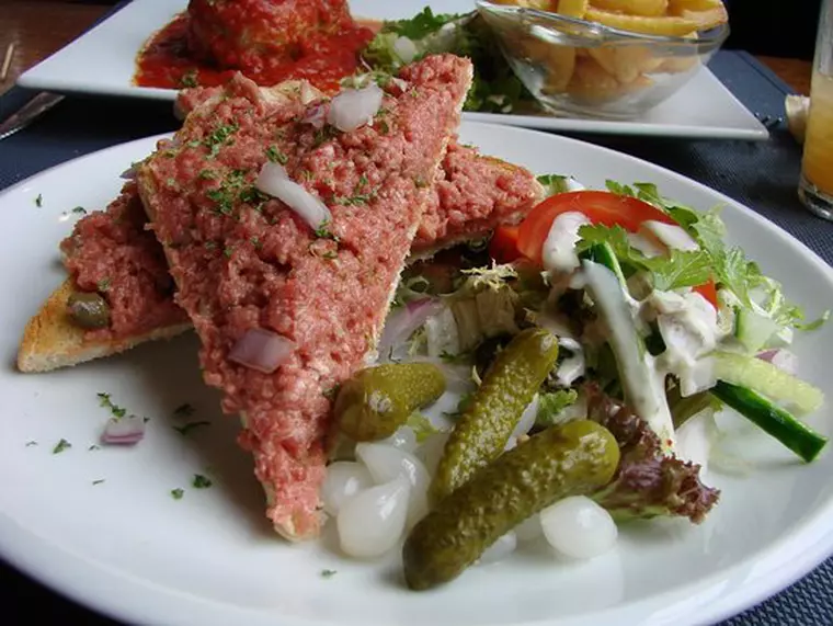 Delicii culinare din Belgia. Ce preparate merită să încerci!