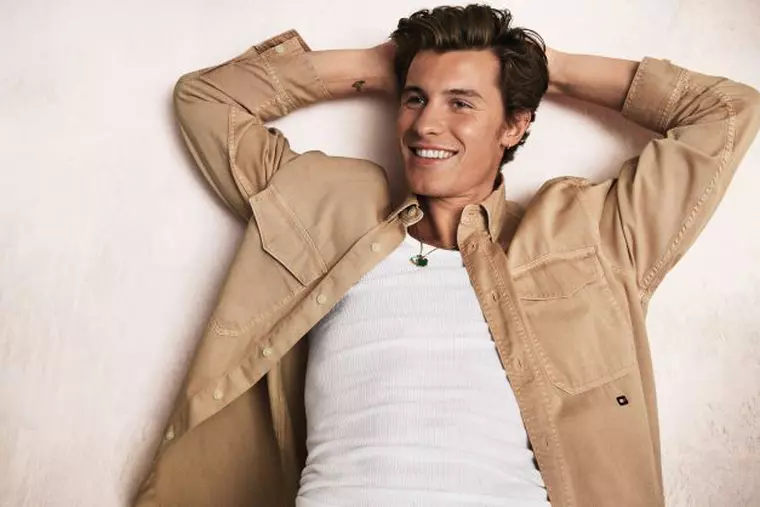 Tommy Hilfiger and Shawn Mendes colaborează pentru o colecție vizând un viitor mai bun cu Classics Reborn pentru primăvara 2023