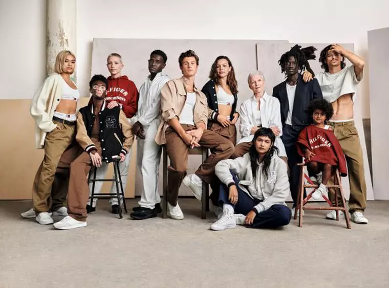 Tommy Hilfiger and Shawn Mendes colaborează pentru o colecție vizând un viitor mai bun cu Classics Reborn pentru primăvara 2023