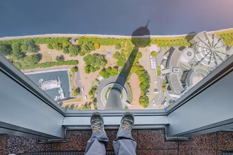 Ce este acrofobia. De ce apare și cum poate fi tratată