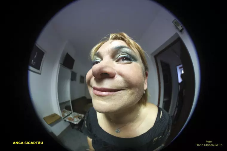 „Distoriuni și expresii”: Fotografii haioase ale unor cunoscuți actori români, într-o inedită expoziție la Festivalul Săptămâna Comediei