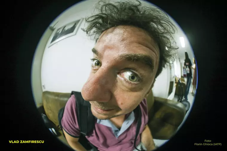 „Distoriuni și expresii”: Fotografii haioase ale unor cunoscuți actori români, într-o inedită expoziție la Festivalul Săptămâna Comediei