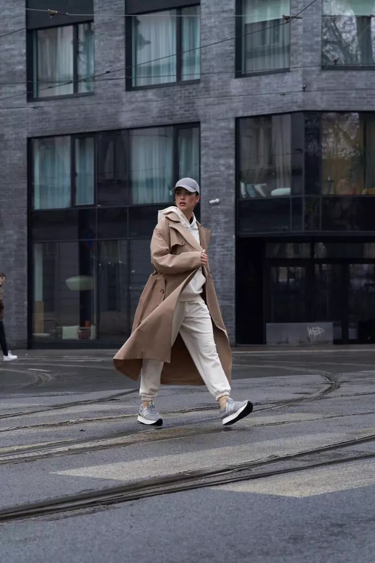 Poartă acești sneakers după propriile preferințe - cu o rochie, cu un costum sau cu un trening!