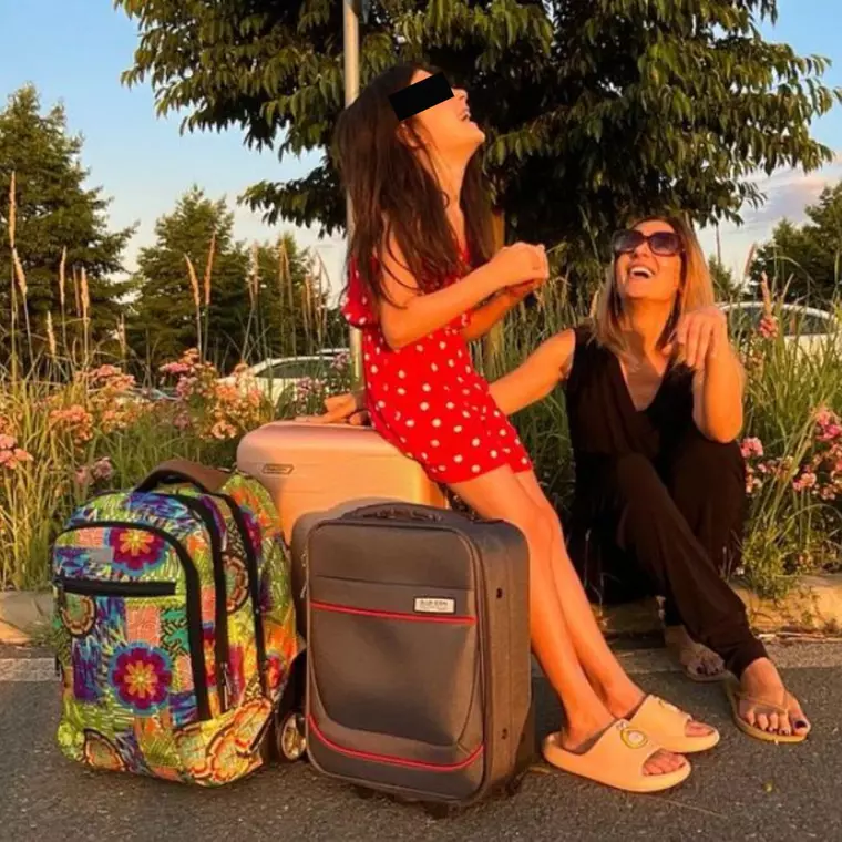 Amalia Enache și fiica ei merg în vacanțe cu bagaje minuscule: "Niciodată nu ajung la cală". Sfaturi practice de la știrista Pro TV / Exclusiv