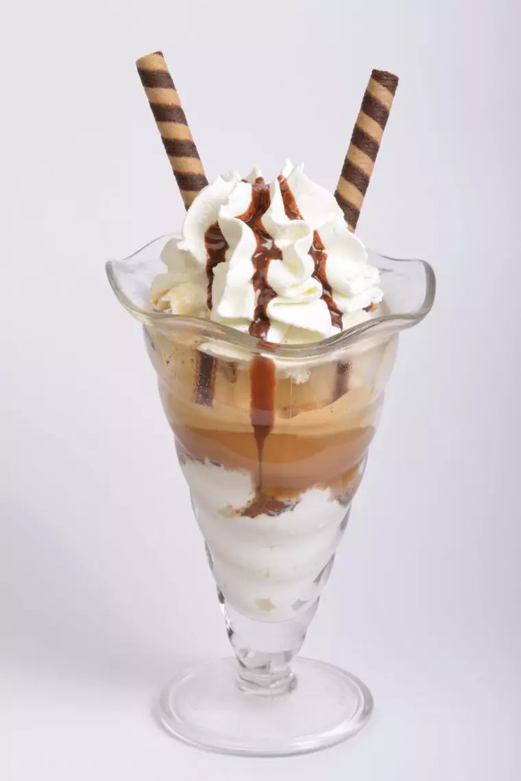 desert-la-pahar-cu-frisca