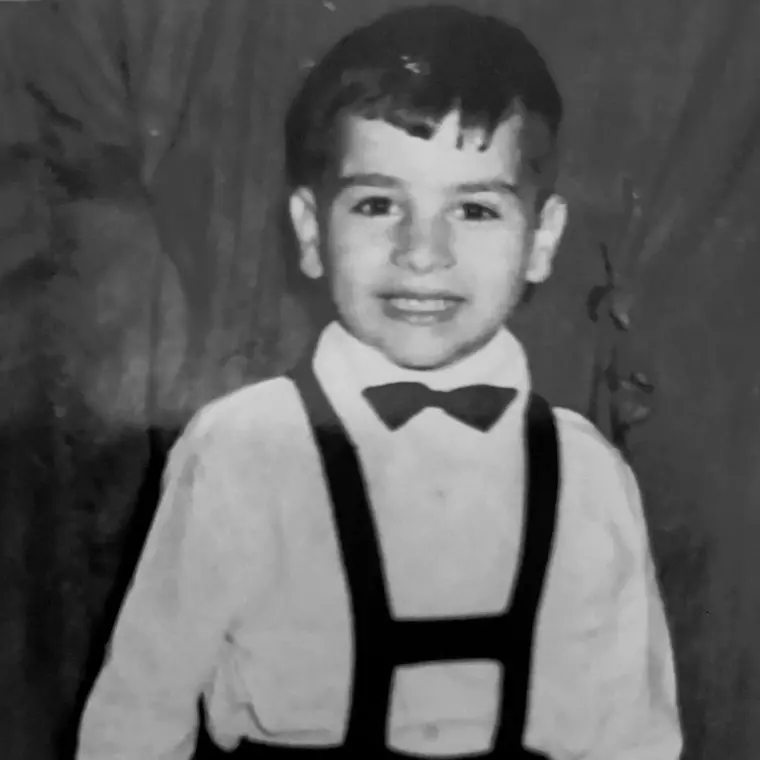 Mircea Zara în copilărie. Sursă foto; Arhivă personală