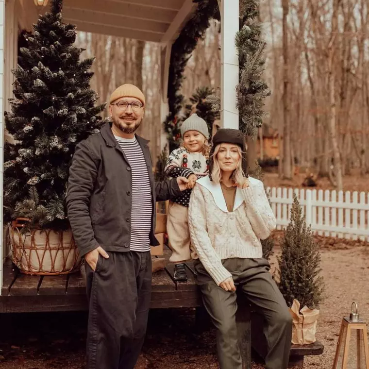 Alina Tănasă alături de Dragoș și Leon. Sursă foto: Arhivă personală