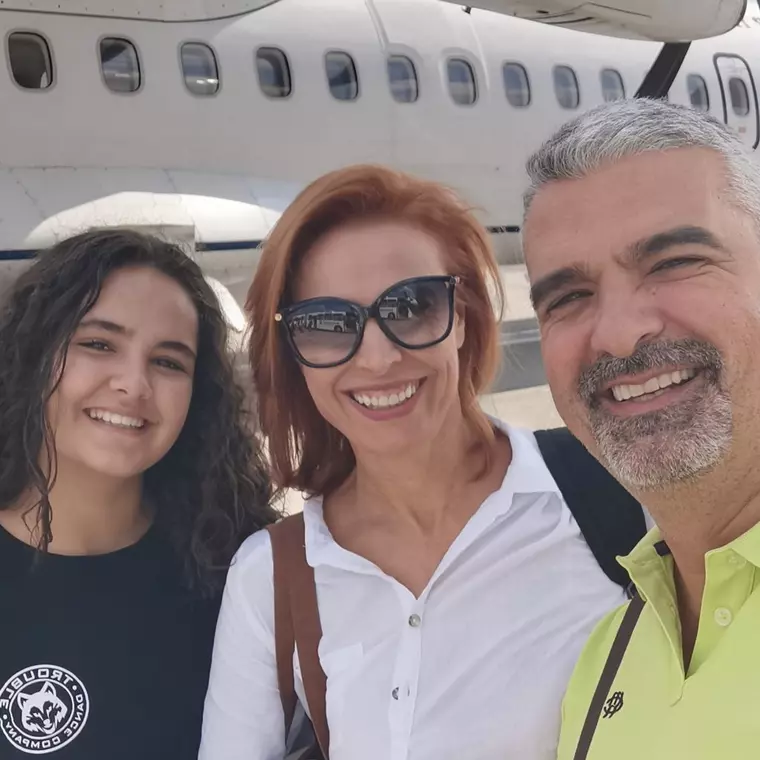 Monica Davidescu alături de familie. Sursă foto: Arhivă personală