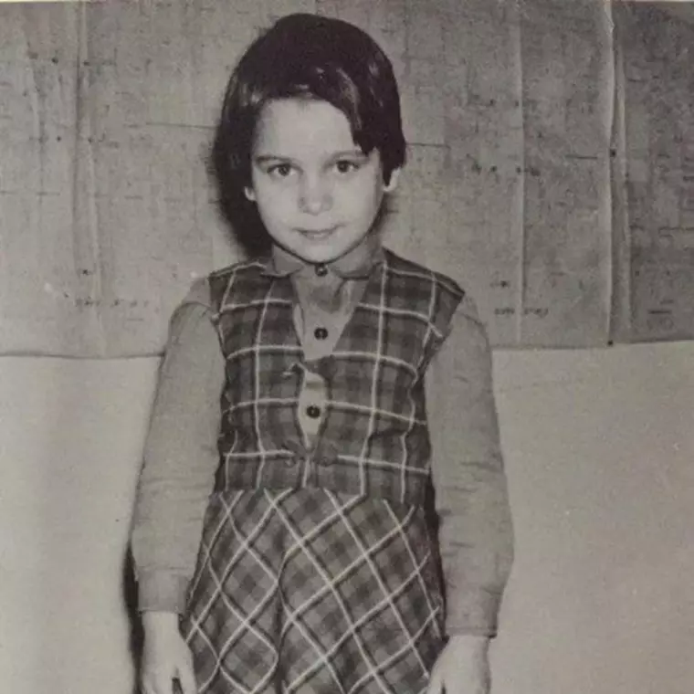 Anca Sigartău în copilărie. Sursă foto: Arhivă personală