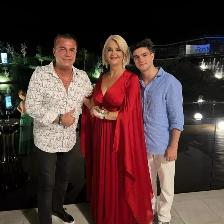 Iuliana Marciuc alături de familia ei. Sursă foto: Arhivă personală