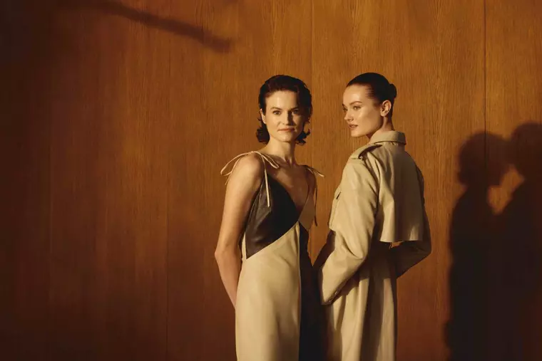 Colecția SISTERHOOD TREASURE de la Answear.LAB pune în evidență frumusețea legăturii dintre femei