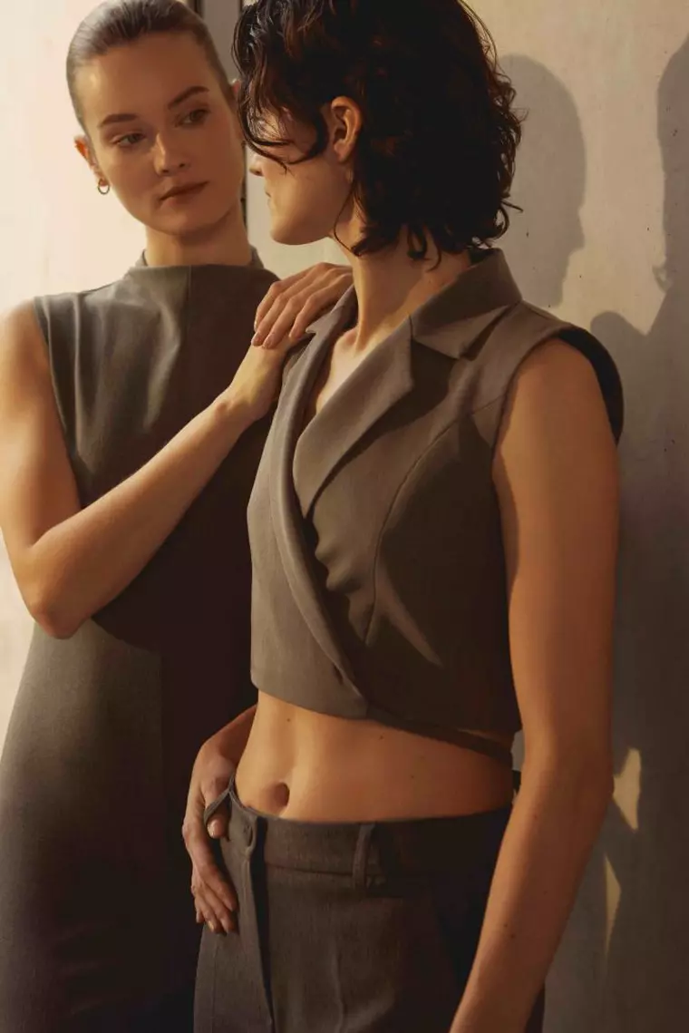 Colecția SISTERHOOD TREASURE de la Answear.LAB pune în evidență frumusețea legăturii dintre femei