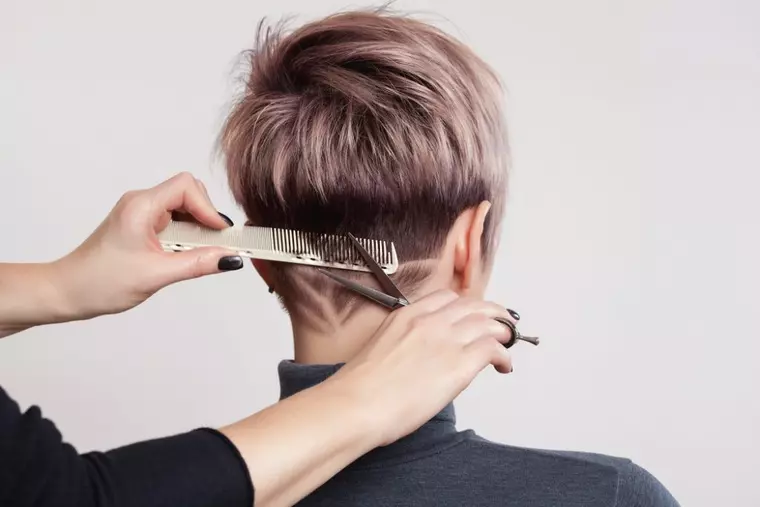 Top 6 tunsori și coafuri care nu mai sunt la modă în 2024