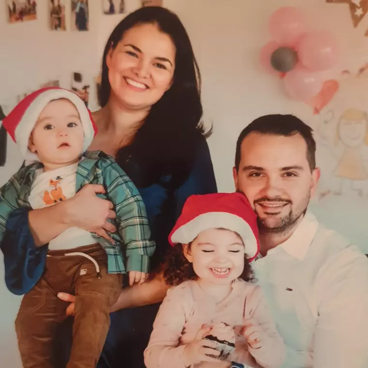 Ciprian alături de familia din Germania. Sursă foto: Arhivă personală