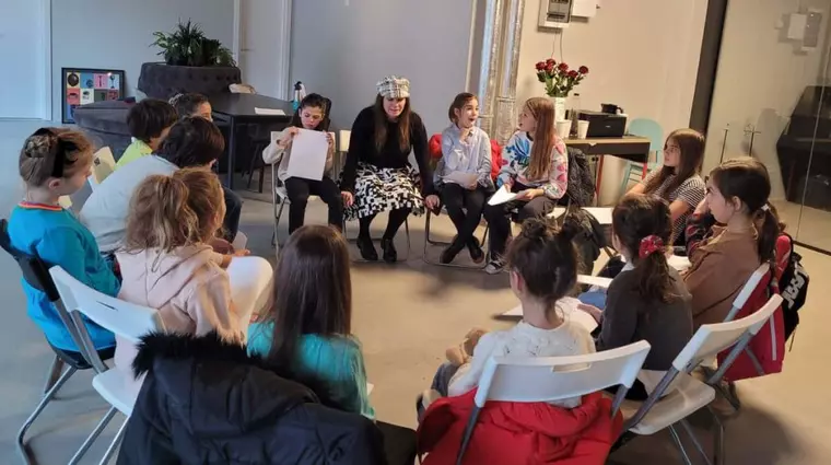 Cursul de actorie pentru copii cu Kira Hagi - dezvoltarea talentului actoricesc prin tehnici inspirate de teatrul american! 