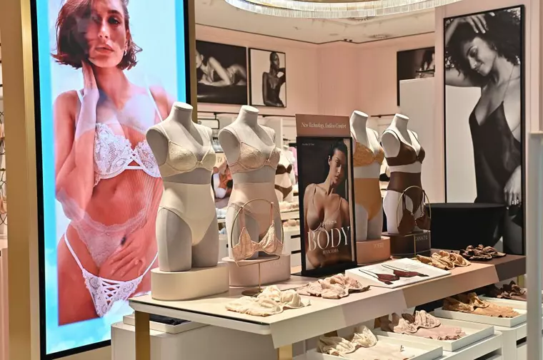 Un nou magazin Victoria’s Secret te așteaptă în Mega Mall, București
