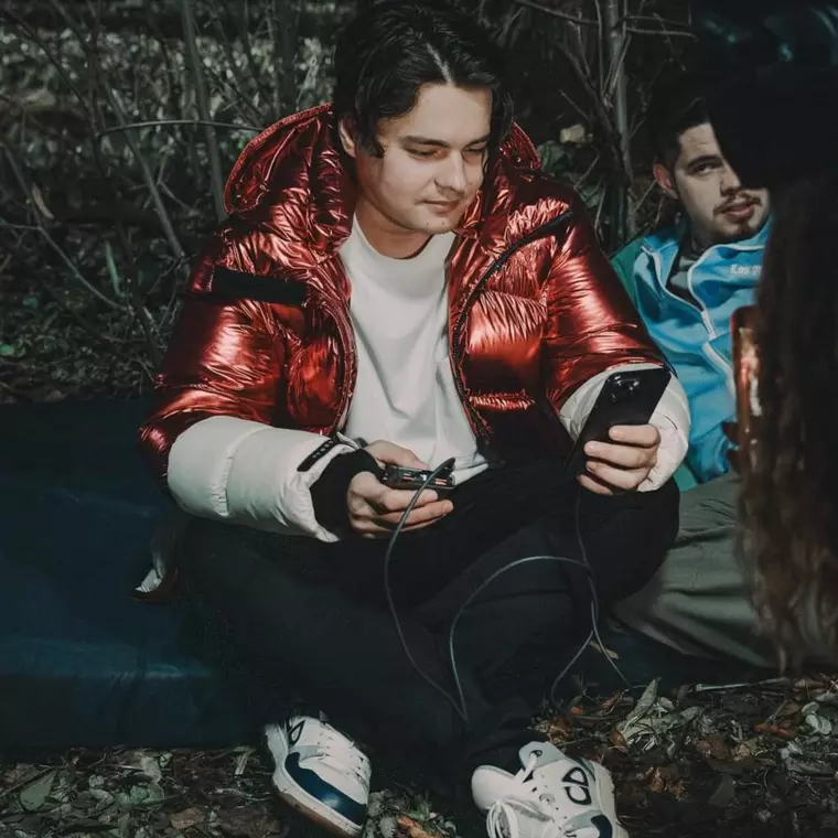 Selly la filmările pentru Buzz House. Sursă foto: Arhivă personală