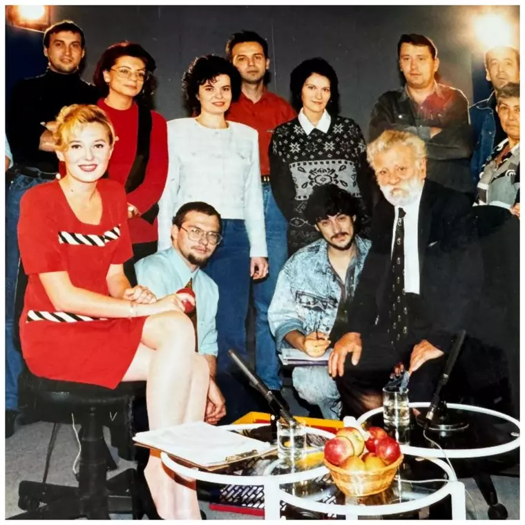Irina Păcurariu în studioul de la Iași, după filmări. Sursă foto: Arhivă personală
