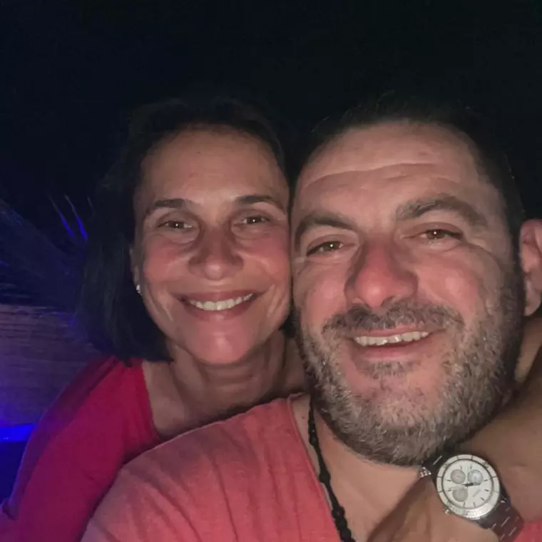 Lavinia Miloșovici împreună cu soțul ei, Cosmin Vânătu. Sursă foto: Arhivă personală