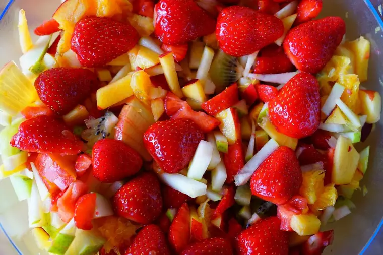 Ce mănâncă şi beau românii la meciuri. Tradiţiile şi ritualurile culinare pentru Campionatul European de Fotbal 2024