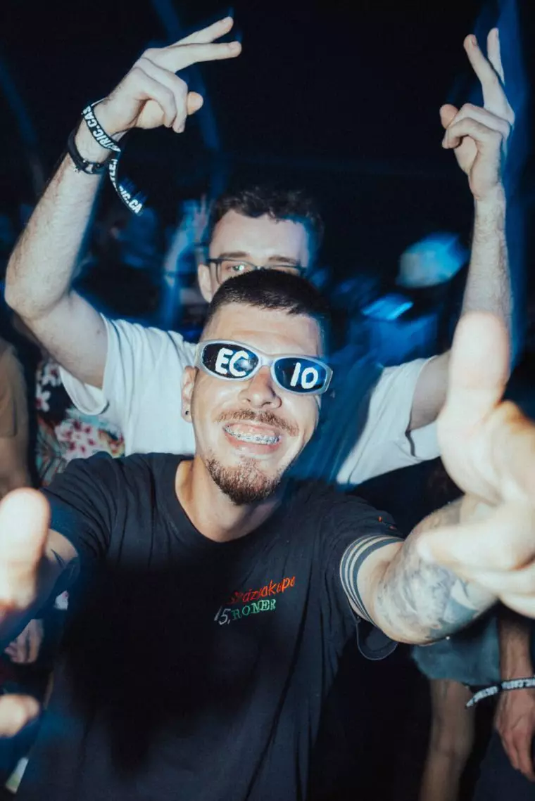 Plouă la Bonțida: Electric Castle 10 debutează cu ploaie de beat-uri, pași de dans și distracție