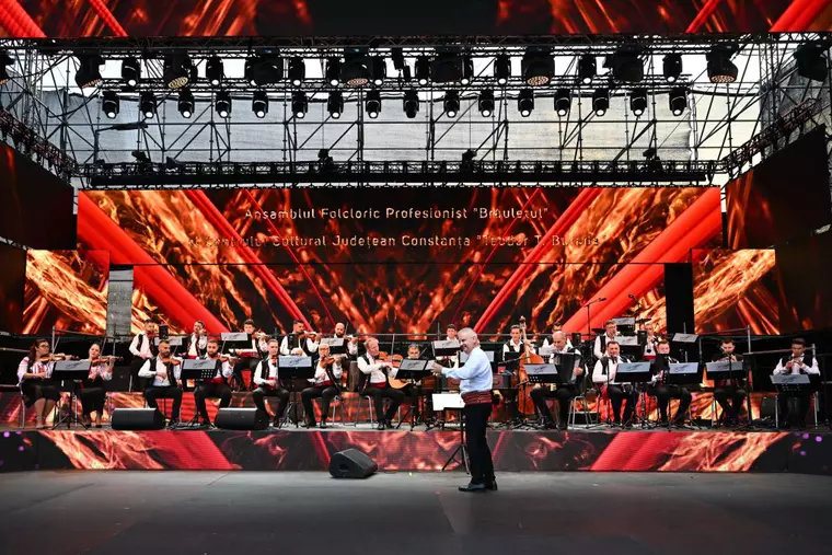 Festivalul Național al Cântecului și Dansului Popular Românesc „Mamaia” 2024 a revenit după o pauză de 12 ani