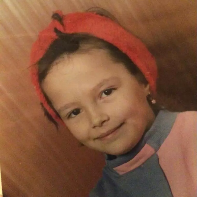 Ioana Scărlătescu în copilărie. Sursă foto: Arhivă personală