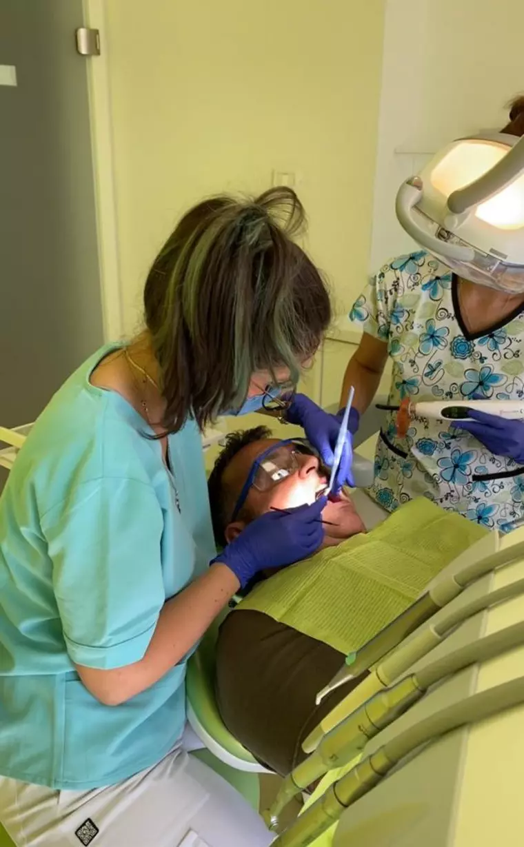 Ghidul tău pentru un zâmbet perfect: descoperă cele mai populare proceduri de estetică dentară