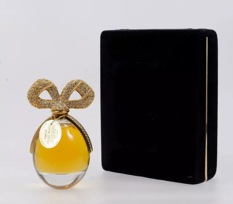 Cele mai populare parfumuri ale celebrităților în 2024. Aromele create de Ariana Grande și Beyonce, printre cele mai apreciate