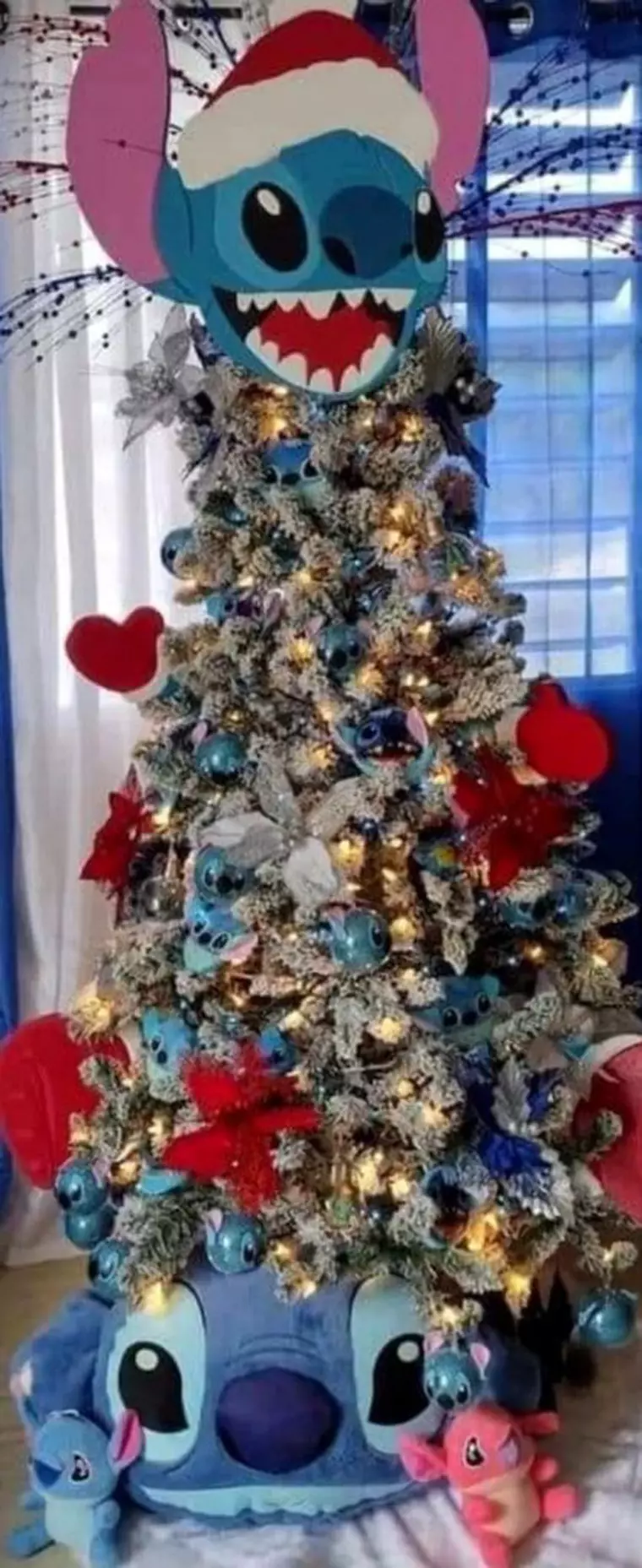 Cum arată brazii vedetelor. Andra, Gina Pistol, Adelina Pestrițu și Irina și Răzvan Fodor, printre celebritățile care au împodobit pomul de Crăciun