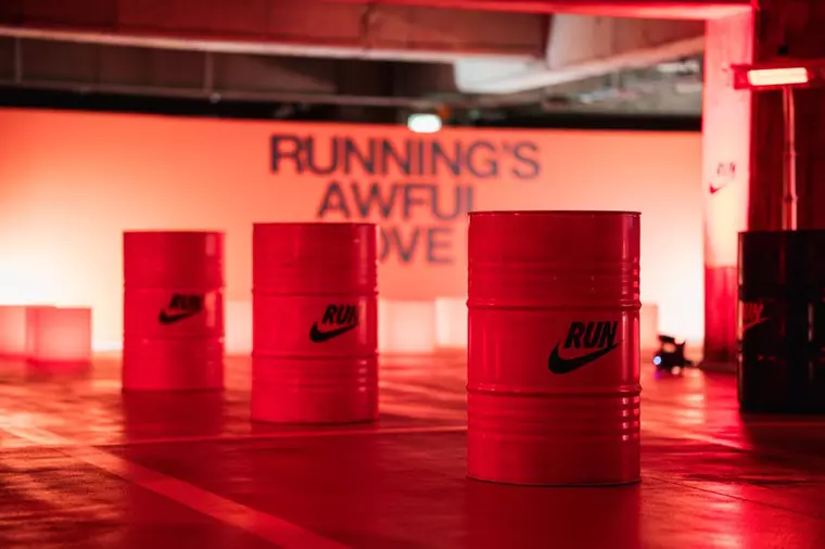 Nike, mai determinat ca niciodată să-și susțină comunitatea în a merge mai departe, prin sport, fan engagement și story telling