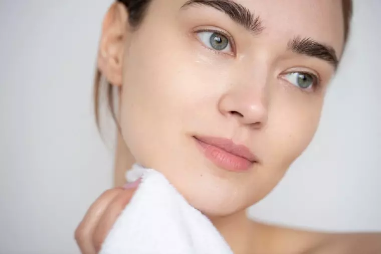 Dermalinfusion la AMOO Klinik – Cel mai bun tratament facial pentru reducerea hiperpigmentării
