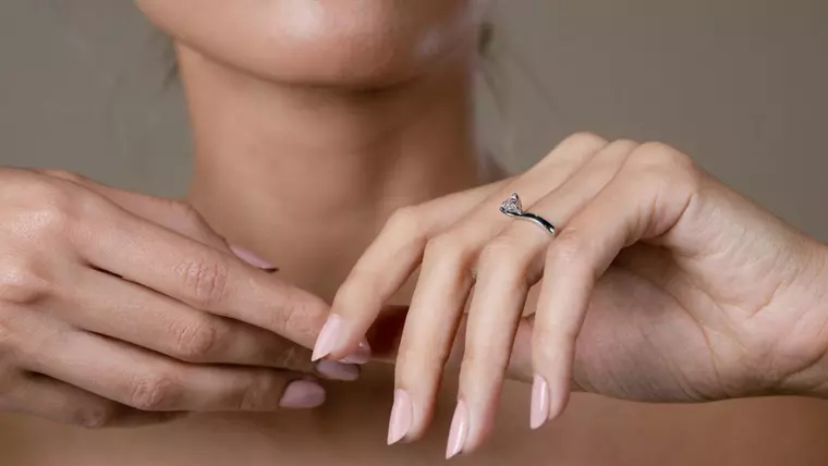 Inelele de logodnă ale celebrităților: Unde găsești modele similare fără să cheltui o avere?