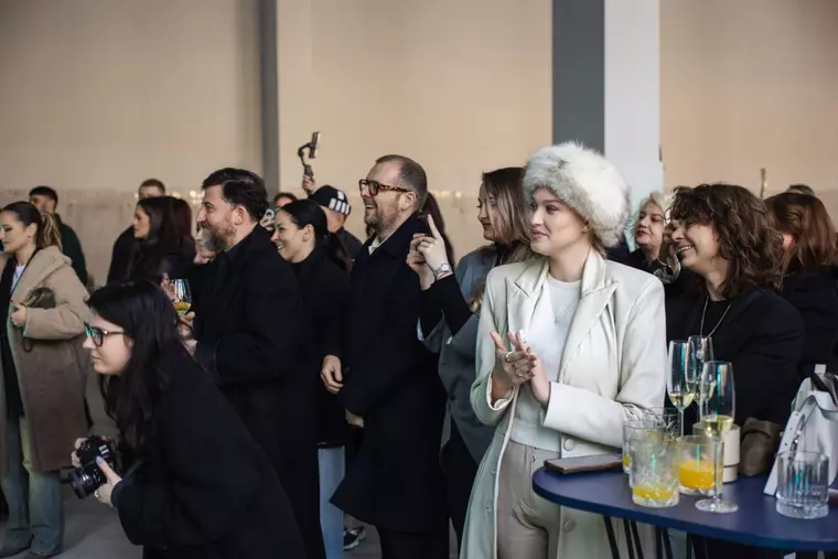 IQOS este partener al Mercedes-Benz Bucharest Fashion Week, evenimentul care pune România pe harta globală a modei