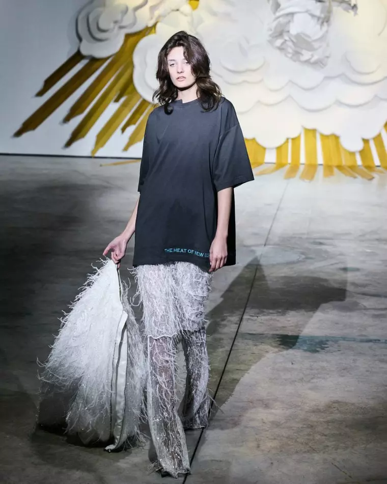 ALMAZ schimbă perspectiva. Colaborare inedită cu IQOS la Mercedes-Benz Bucharest Fashion Week
