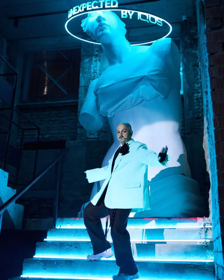 După trei zile de show-uri caracterizate de stil și eleganță, Mercedes-Benz Bucharest Fashion Week se închide cu o petrecere surprinzătoare organizată de IQOS