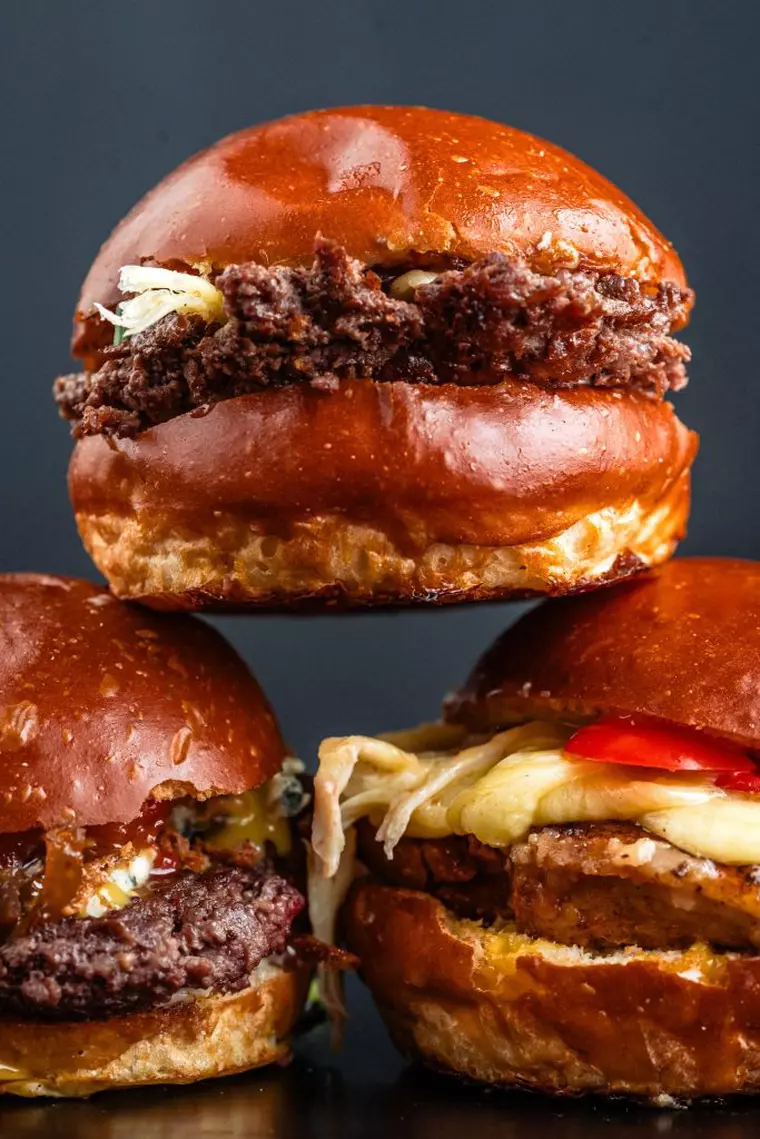 Frenchies – Burgerii cu brânzeturi franțuzești care spun o poveste în fiecaremușcătură