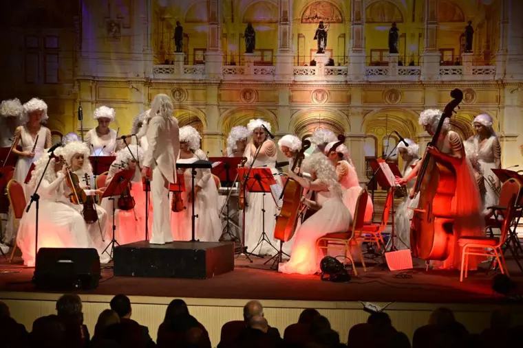 Naistul Damian Drăghici invitat alături de White Symphony Orchestra în concertul „Danke Johann Strauss 200”  din 29 aprilie de la Sala Palatului