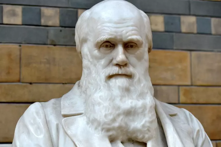 Cine a fost Charles Darwin