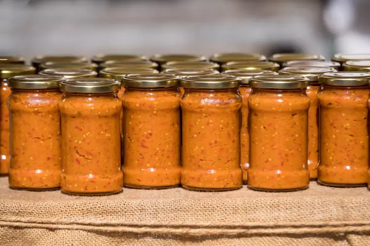 Cum previi formarea mucegaiului la zacuscă