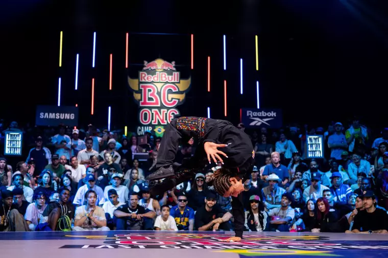 România intră în istoria Red Bull BC One: B-Girl Carla, prima româncă în finala mondială de breaking