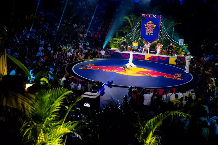 România intră în istoria Red Bull BC One: B-Girl Carla, prima româncă în finala mondială de breaking