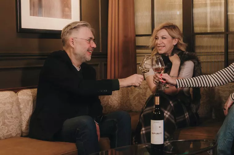 Francezii dedică un festival culturii române. Jidvei aduce un omagiu spiritului românesc și lansează colecția “Spirit”, în premieră la Paris.