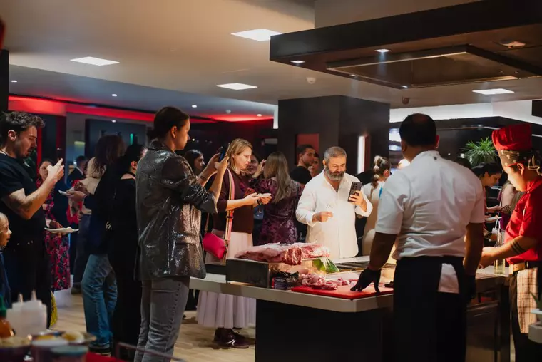 Benihana România marchează 20 de ani printr-o relansare spectaculoasă: tradiția japoneză întâlnește modernul urban