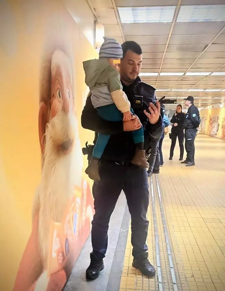 Ce a făcut un polițist după ce o femeie însărcinată s-a prăbușit în Pasajul Unirii, în fața fiului ei de 3 ani: „O dovadă că dincolo de uniformă, sunt oameni”. Povestea s-a viralizat