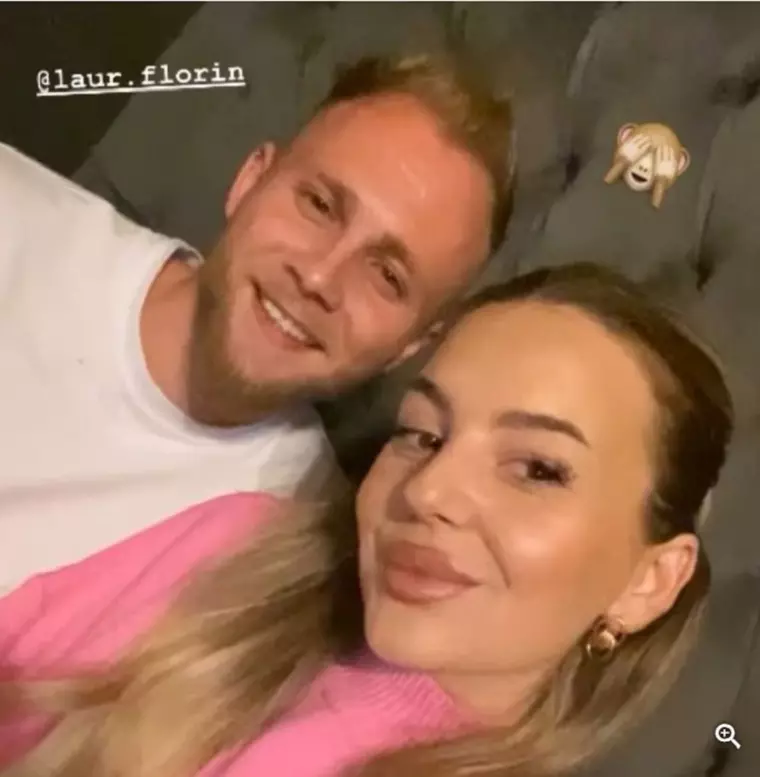 Tania de la "Casa iubirii", surprinsă în compania unui alt fost concurent al emisiunii. "Uitați cum mă plimbă!" Cum s-au fotografiat cei doi