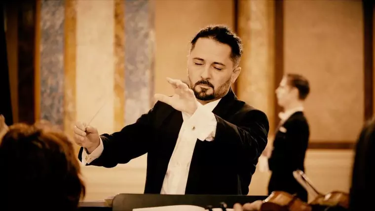 „Crăciunul Dirijorului” cu Daniel Jinga, un eveniment-simbol care regândește magia sărbătorilor prin artă și inovație