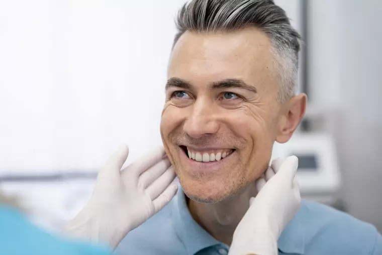 Implant dentar preț - de ce nu ar trebui să alegi doar în funcție de cost