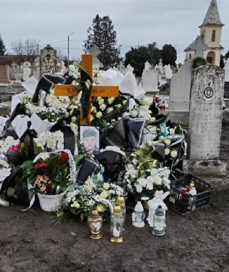 Ce s-a întâmplat la locul de veci al lui Mario Alin Berinde, la câteva zile după înmormântare. Cum arată mormântul