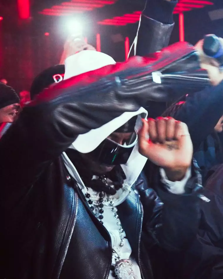 România, pe harta culturală a lumii la Paris Fashion Week: BEACH, PLEASE! îl aduce pe Playboi Carti, superstarul trap anunțat printr-un super eveniment în centrul Parisului.